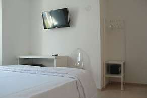 LAMIA Room Rentals