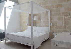 LAMIA Room Rentals