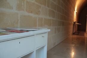 LAMIA Room Rentals