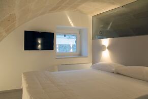 LAMIA Room Rentals