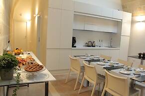 LAMIA Room Rentals
