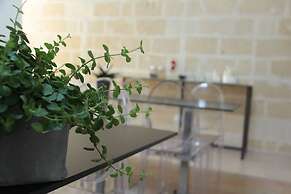 LAMIA Room Rentals