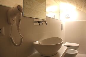LAMIA Room Rentals