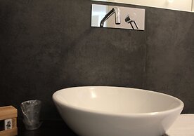 LAMIA Room Rentals