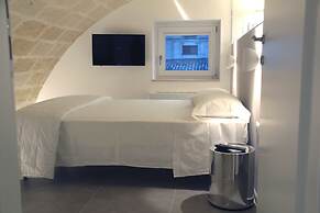 LAMIA Room Rentals