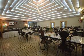 Hotel Pyramides