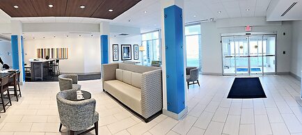 Holiday Inn Express & Suites Sterling by IHG