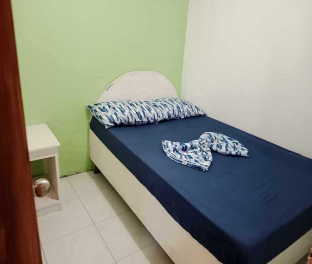 OYO 1048 Jomckayl Apartelle
