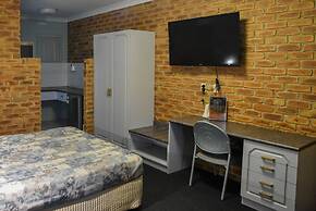 The Crossing Motel