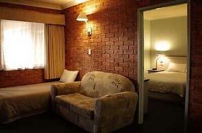 The Crossing Motel