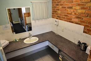 The Crossing Motel