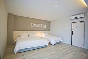 M+ Boutique Hotel