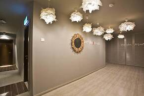 M+ Boutique Hotel