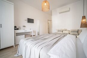 Sandal Alaçatı - Adults Only