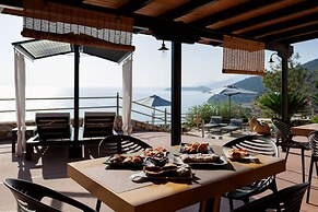 Blue Horizon Suites
