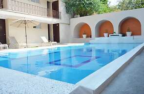 Hotel Zirahuen