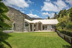 Riverview Retreat