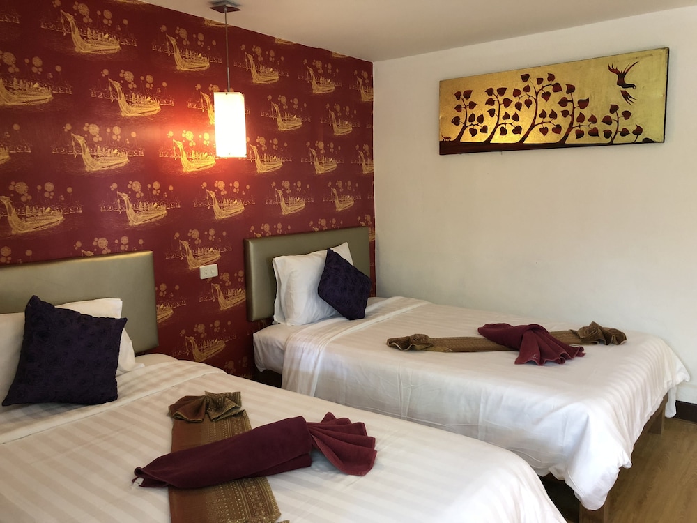 Paradise Resort PHI PHI