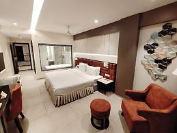 The Flora Grand