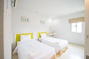 Hotel B