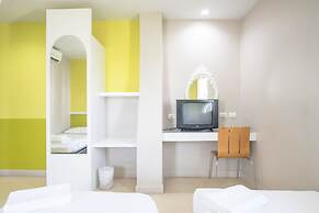 Hotel B