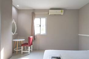 Hotel B