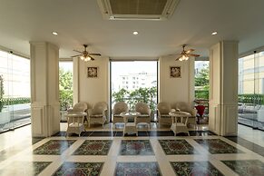 Hotel B