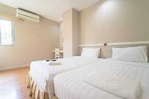 Hotel B