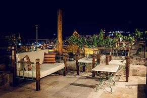 Sultan Cave Suites