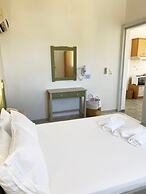 Agnadi Syros Beachfront Studios & Rooms