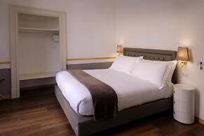 Napoli Class Luxury Rooms & Suites
