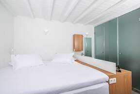 Dreambox Mykonos Suites and Mini Villas