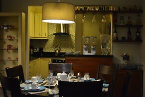 Kangaroo Wasi Airport Bed & Breakfast