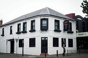 Queens Head Hotel