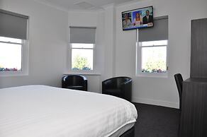 Queens Head Hotel