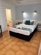 Cardwell Beachfront Motel