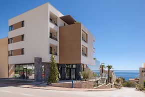 Hotel Ani