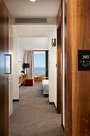 Hotel Ani