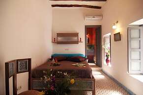 RIAD NAFORA