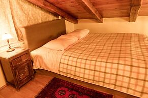 Azanias Chalet