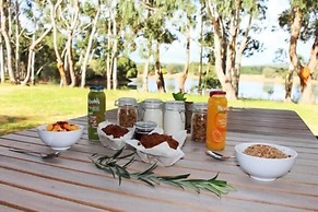 Olio Bello Lakeside Glamping