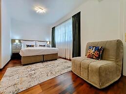 Old Town Residence by Little King