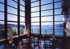Toba Seaside Hotel