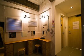 NEW WORLD INN - Hostel