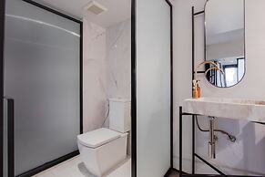 IR-ON Hotel