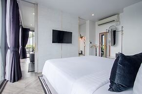 IR-ON Hotel