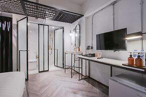 IR-ON Hotel