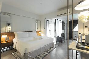 IR-ON Hotel