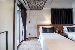 IR-ON Hotel