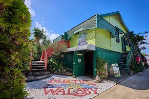 On The Wallaby Eco Lodge - Hostel